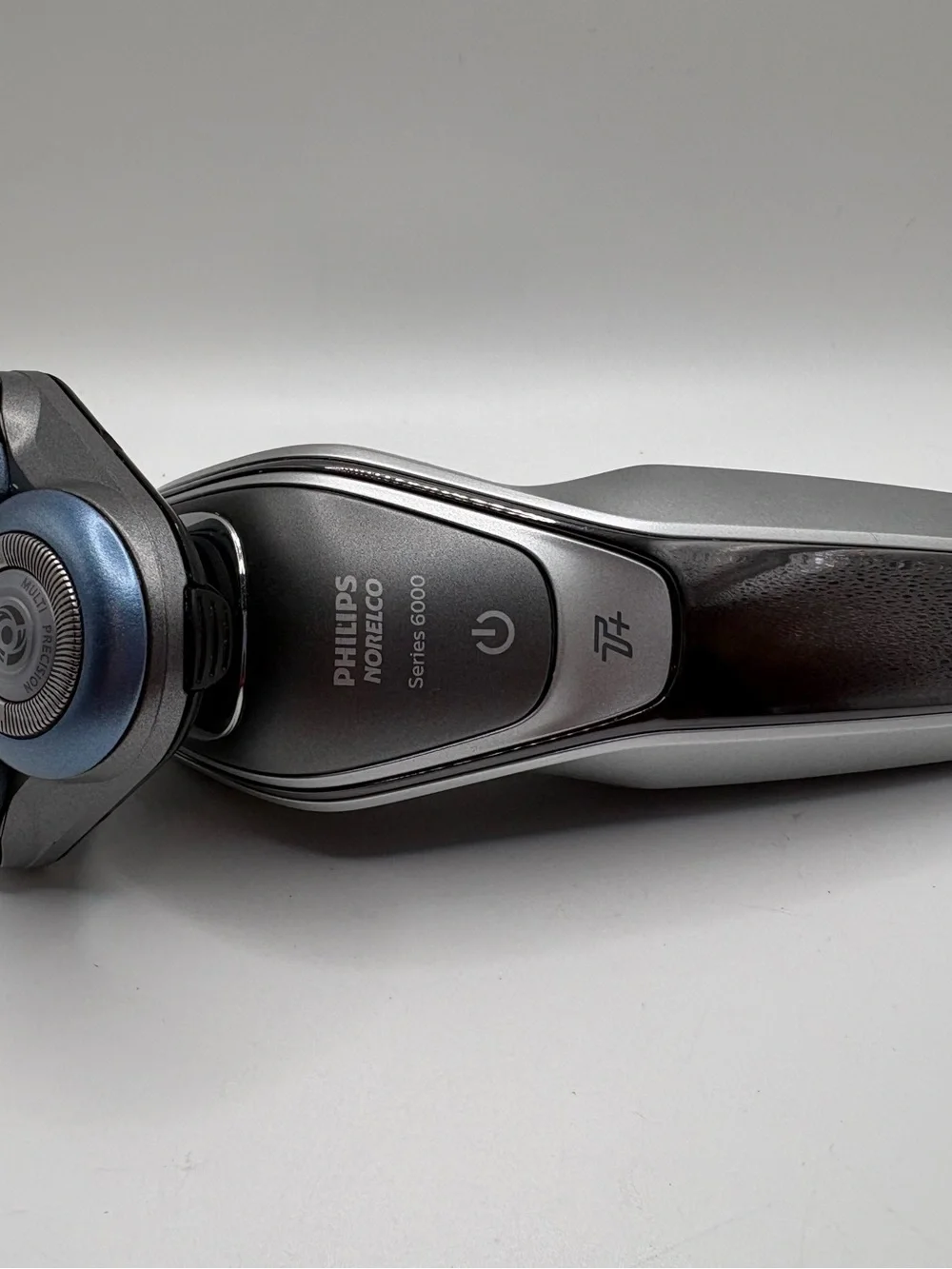 Philips Norelco Series 6000 Wet Dry Electric Shaver MultiPrecision w/ Charger
